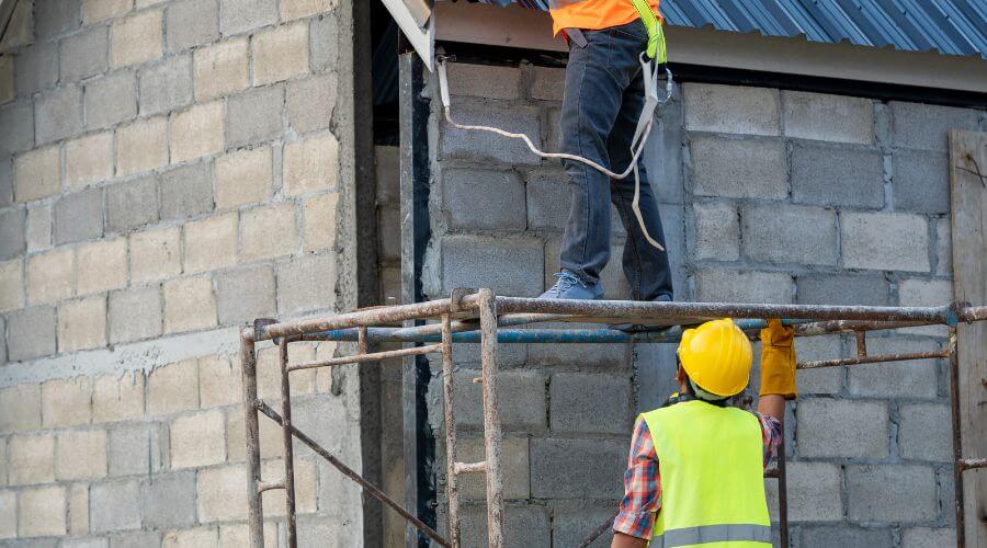 Professional residential roofers in La Fayette, IL